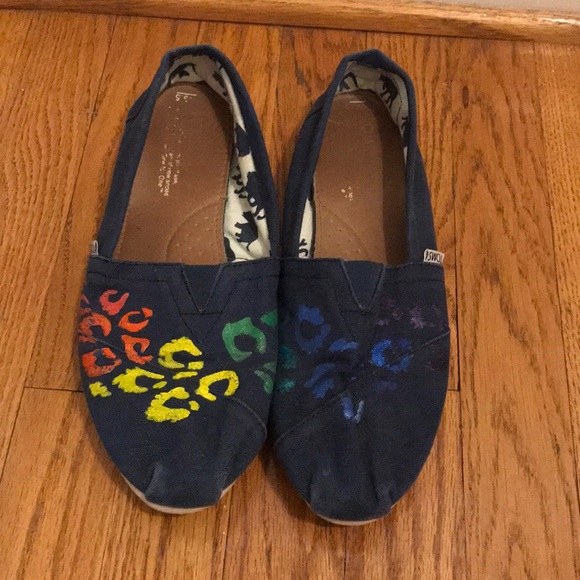 Toms Shoes - Painted Toms! Size 9.5 SFH Toms Shoes - Painted Toms! Size 9.5 SFH
